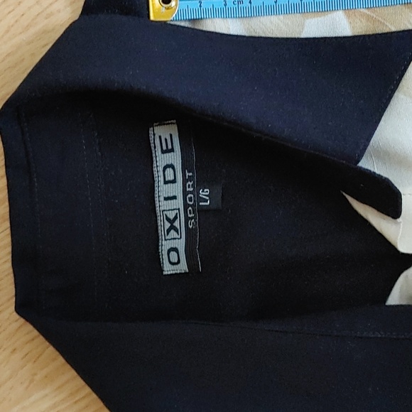 Oxide Sport Men's US L Button Down Tropical Shirt in Black, White, and Cream - Picture 7 of 8